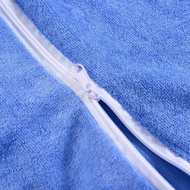 Wrap blanket with practical carrying handles Kalsten