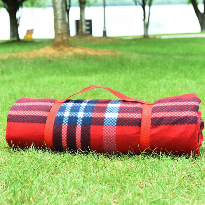 foldable picnic blanket with durable carrying handle Kalsten