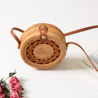 Elegant round handbag made of woven rattan Acalora