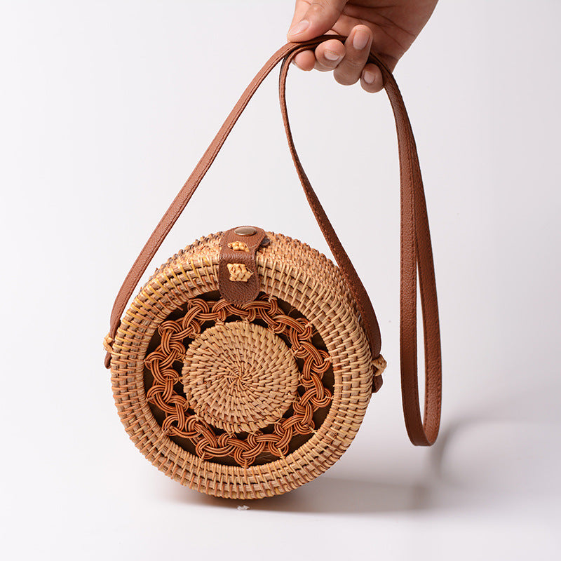 Elegant round handbag made of woven rattan Acalora