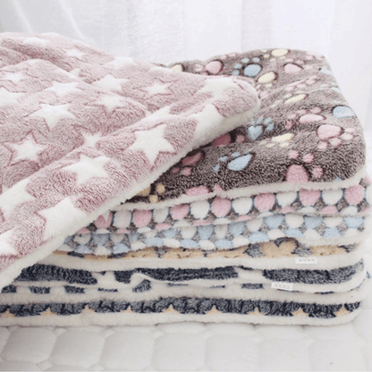 BowLift | Comfortable and Calming Cat Blanket A Variety Of Designs And Colors Are Available