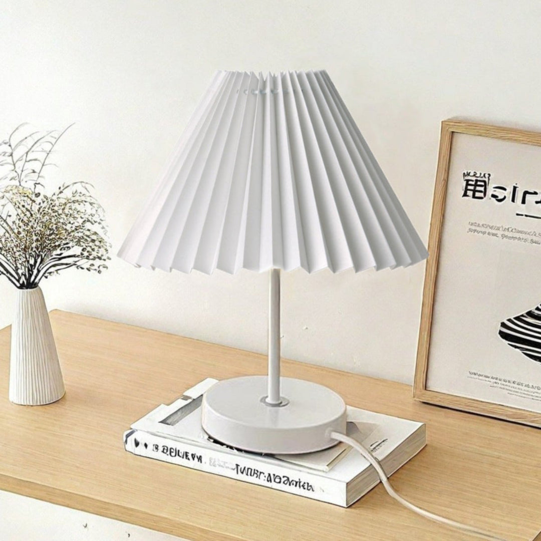 Pleatique Table Lamp | Kalsten