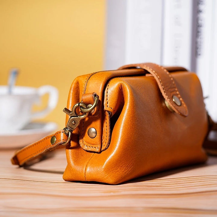 Kalsten | Vintage handmade leather bag