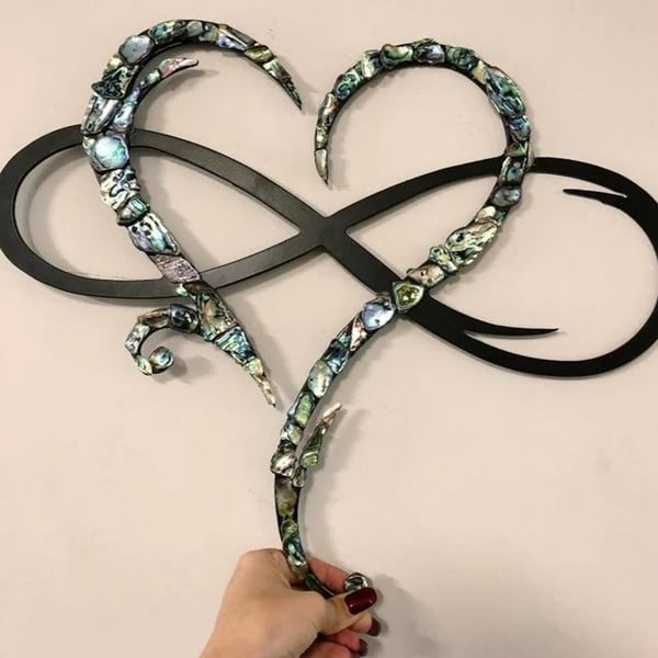 Kalsten | InfinityHeart Wall Decor – Iron Wall Sculpture with Symbol of Eternal Love