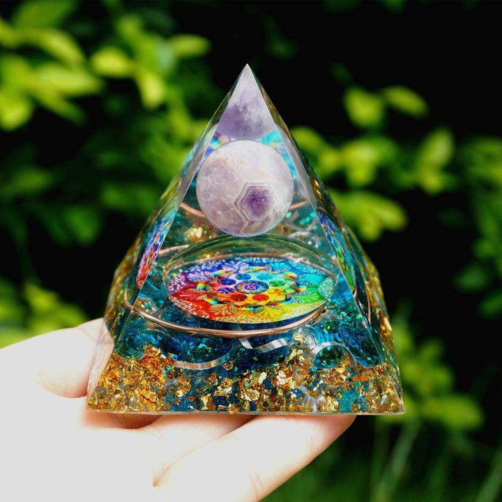 Kalsten | Amethyst crystal ball with blue quartz orgone pyramid