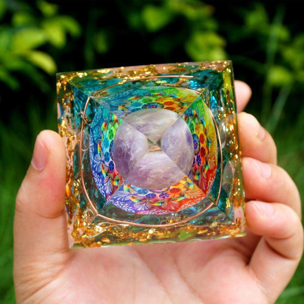 Kalsten | Amethyst crystal ball with blue quartz orgone pyramid