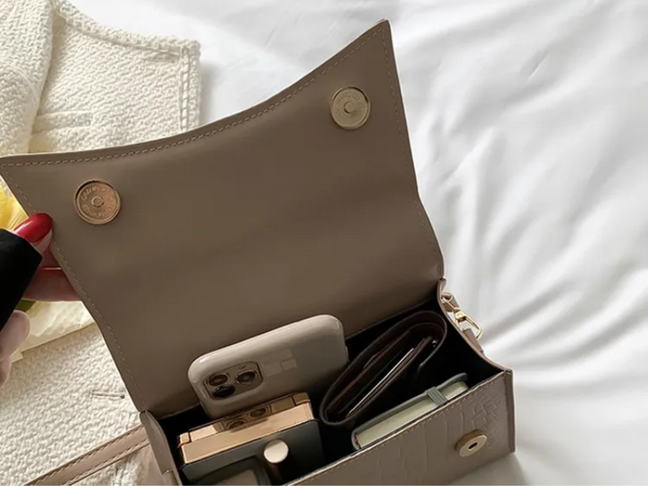Style feather Women's Handbag made of PU leather with Crossbody strap | Kalsten
