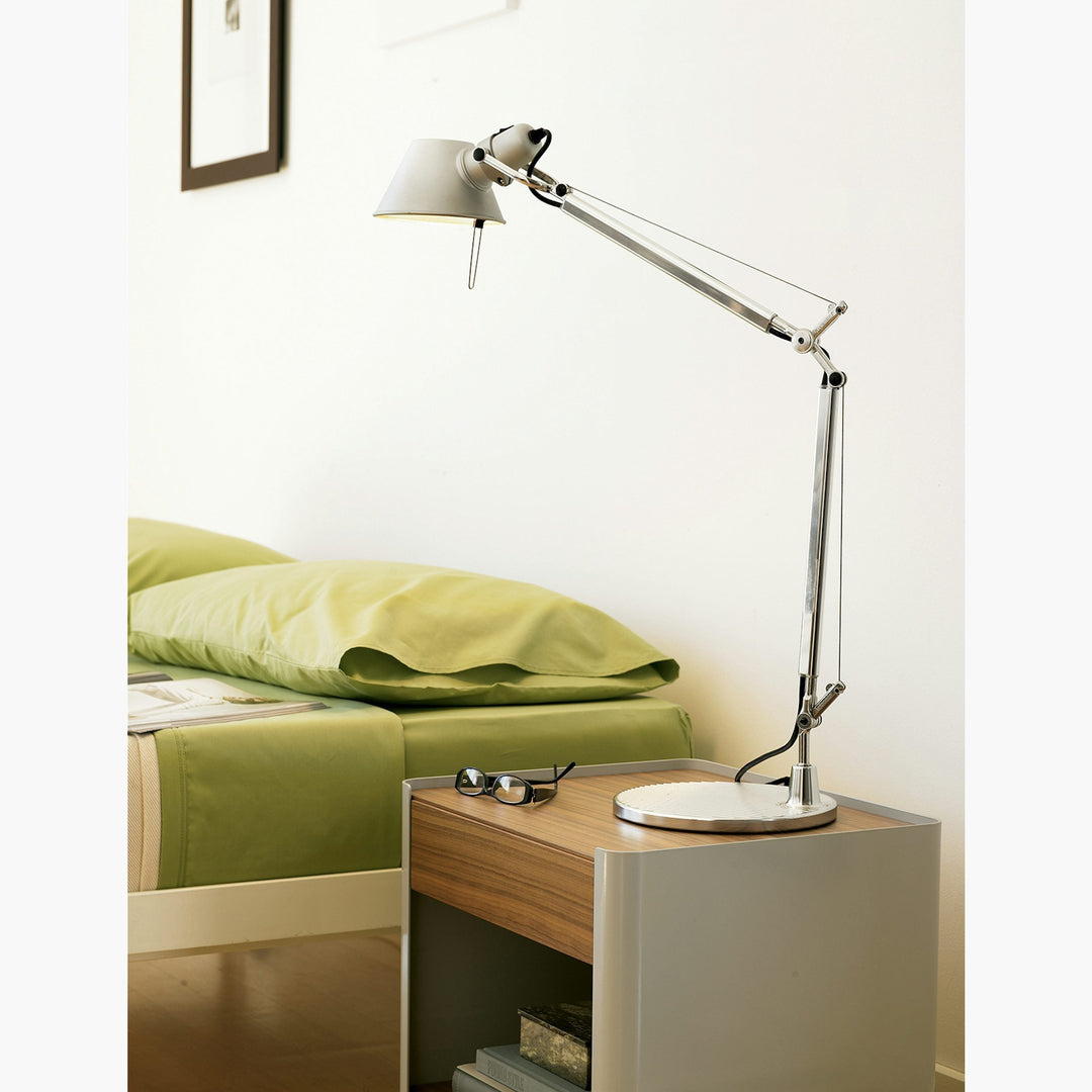 Brady Rocker Arm Table Lamp | Kalsten