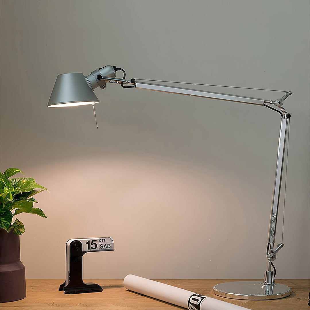 Brady Rocker Arm Table Lamp | Kalsten