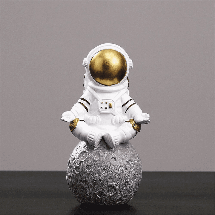 Astronaut Figurine | Kalsten