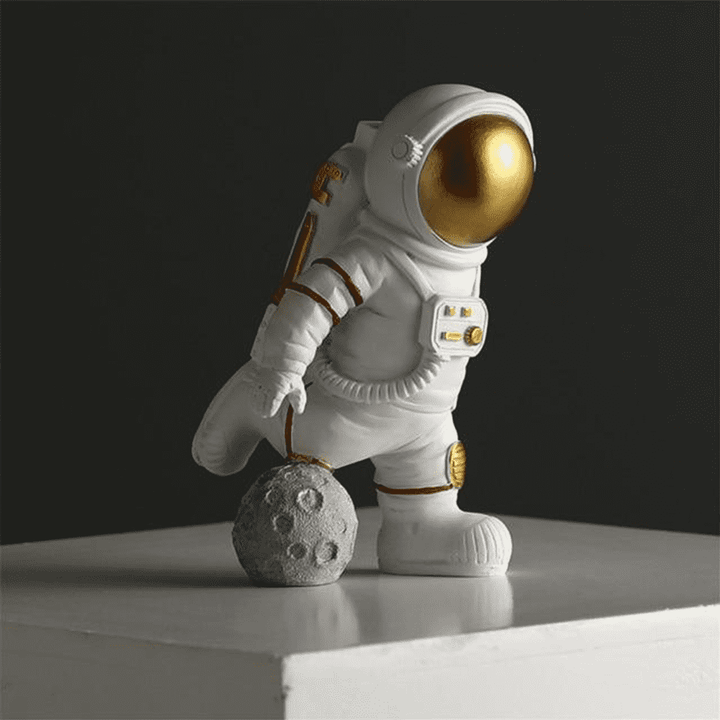 Astronaut Figurine | Kalsten