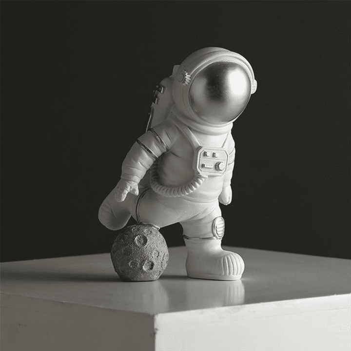 Astronaut Figurine | Kalsten