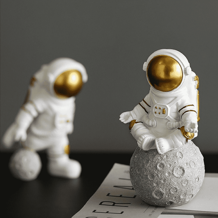 Astronaut Figurine | Kalsten