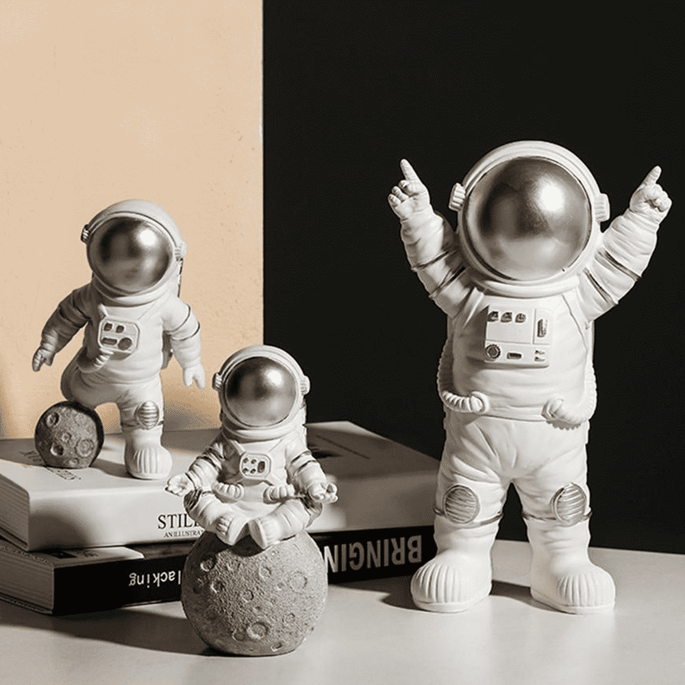 Astronaut Figurine | Kalsten