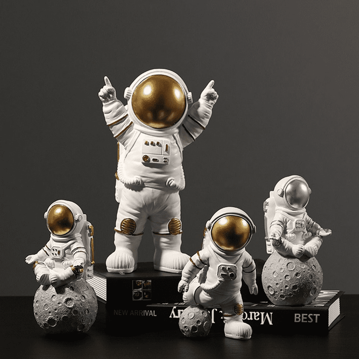 Astronaut Figurine | Kalsten