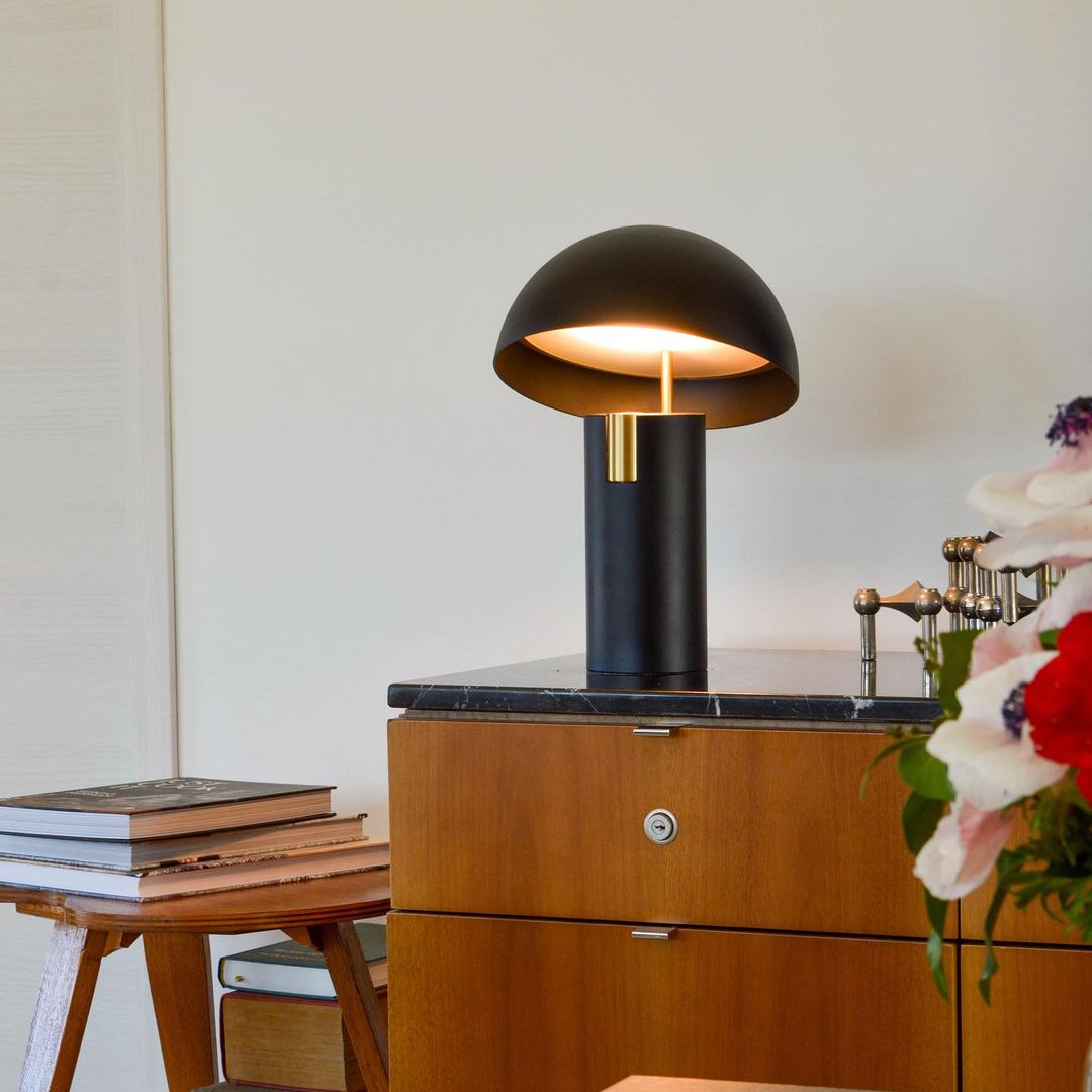 Table Lamp - RetroWave - Minimalist & Adjustable Design - Chic Modern Elegance | Kalsten
