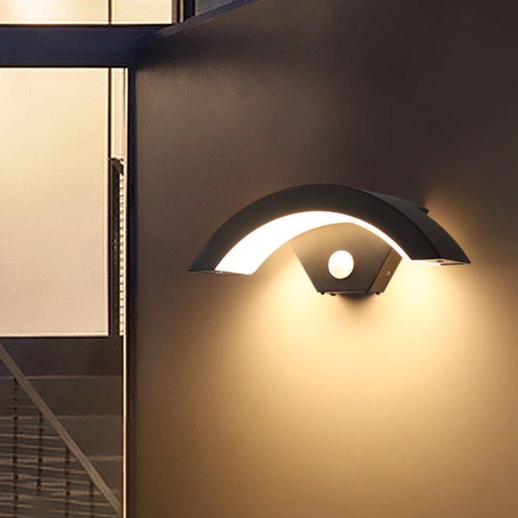 Modern Minimalist Curved Aluminum Acrylic LED Wall Sconce Lamp For Garden | Kalsten