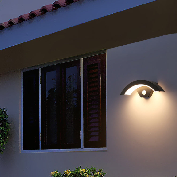Modern Minimalist Curved Aluminum Acrylic LED Wall Sconce Lamp For Garden | Kalsten