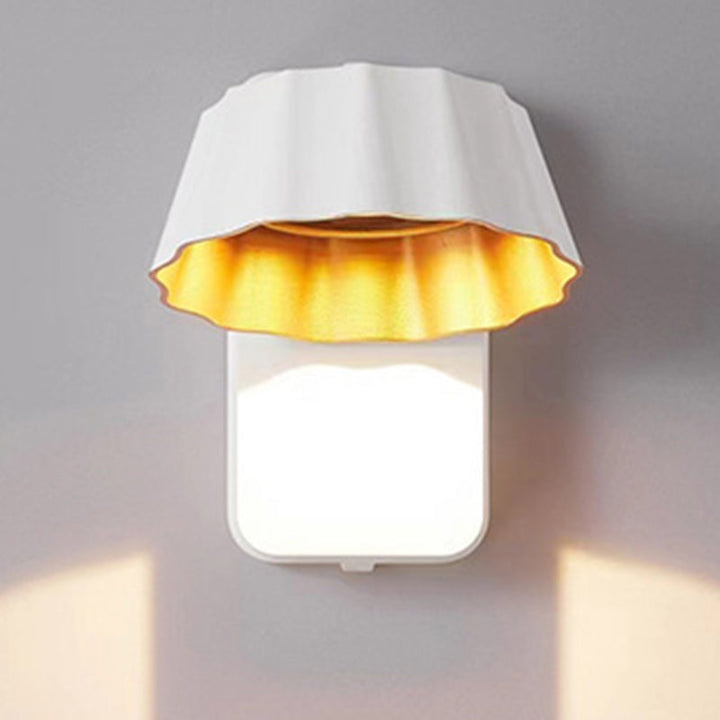 Contemporary Industrial Aluminum Pleated Round Shade LED Outdoor Waterproof Wall Sconce Lamp For Garden | Kalsten