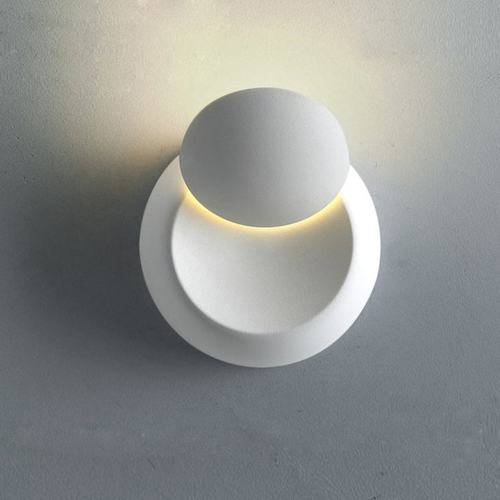 Contemporary Nordic Iron Round Eclipse Rotatable LED Wall Light for Nightstand | Kalsten