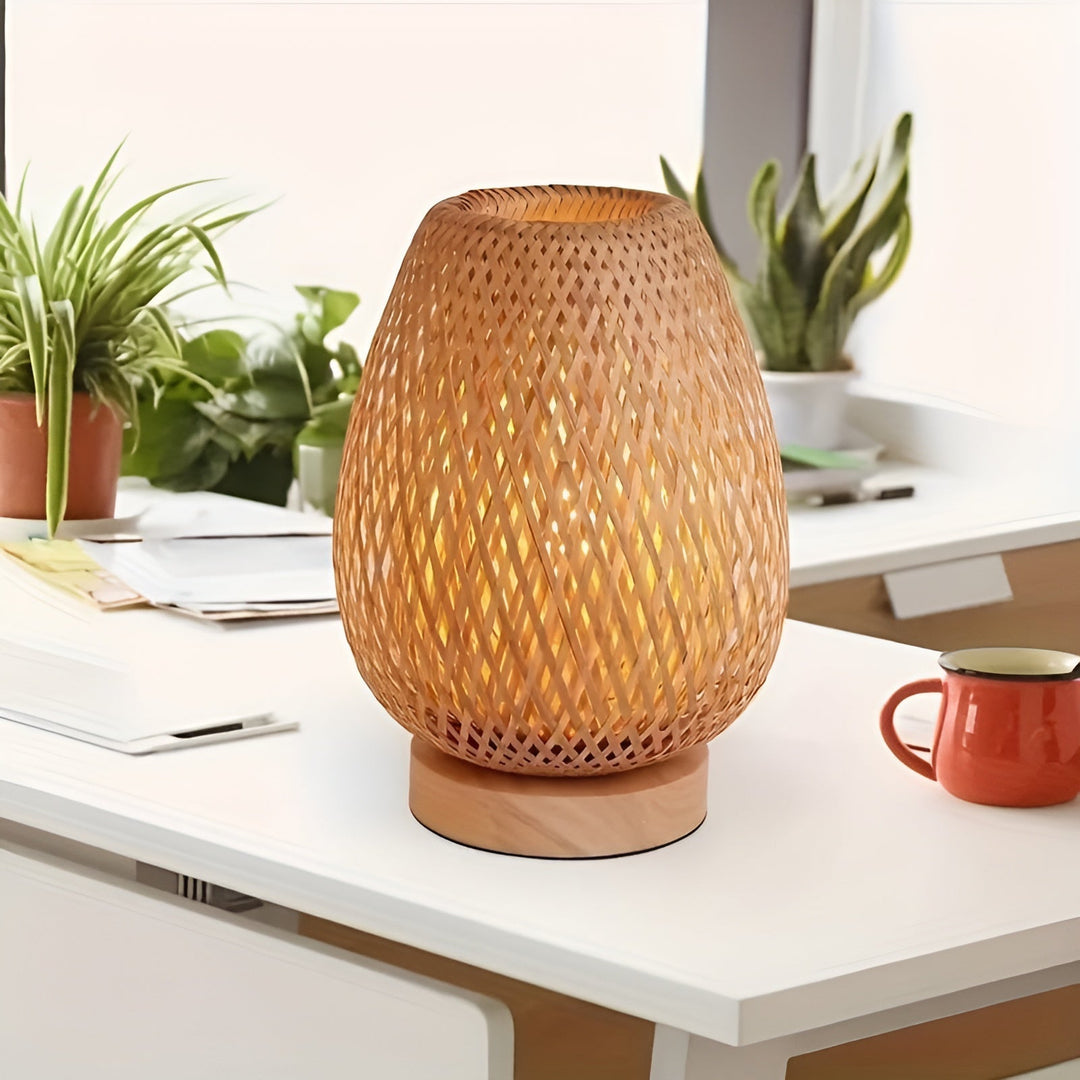 Bamboo Table Lamp with USB Power Supply – Sustainable and Energy-Saving Design | Kalsten