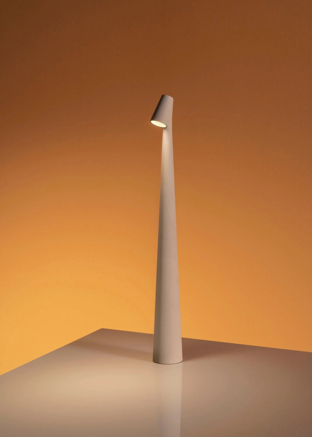 Wireless LED Table Lamp with Dimming – Modern Nordic Style Design | Kalsten