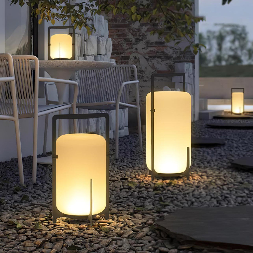 Black Twilight Lantern Table Lamp | Kalsten