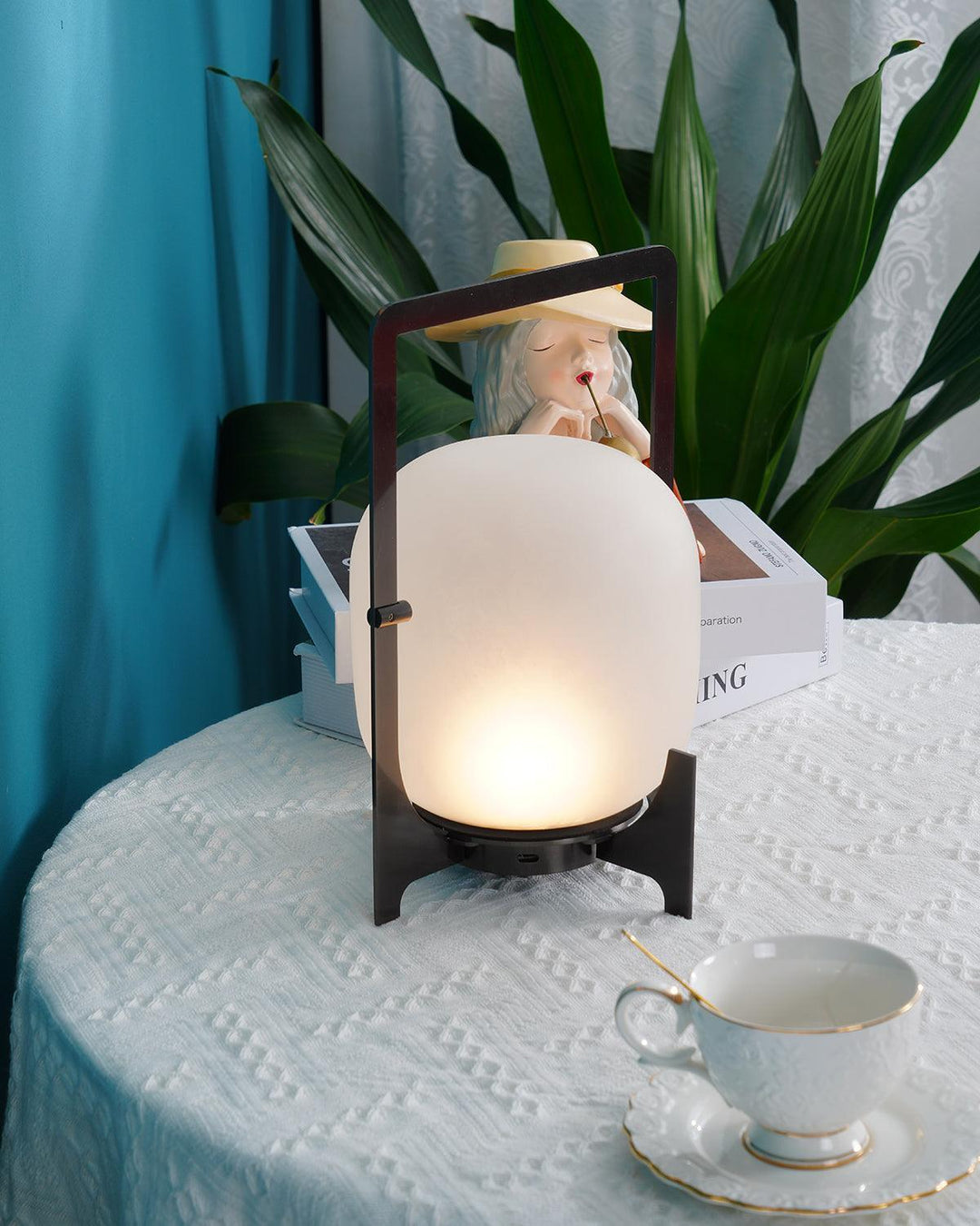Black Twilight Lantern Table Lamp | Kalsten