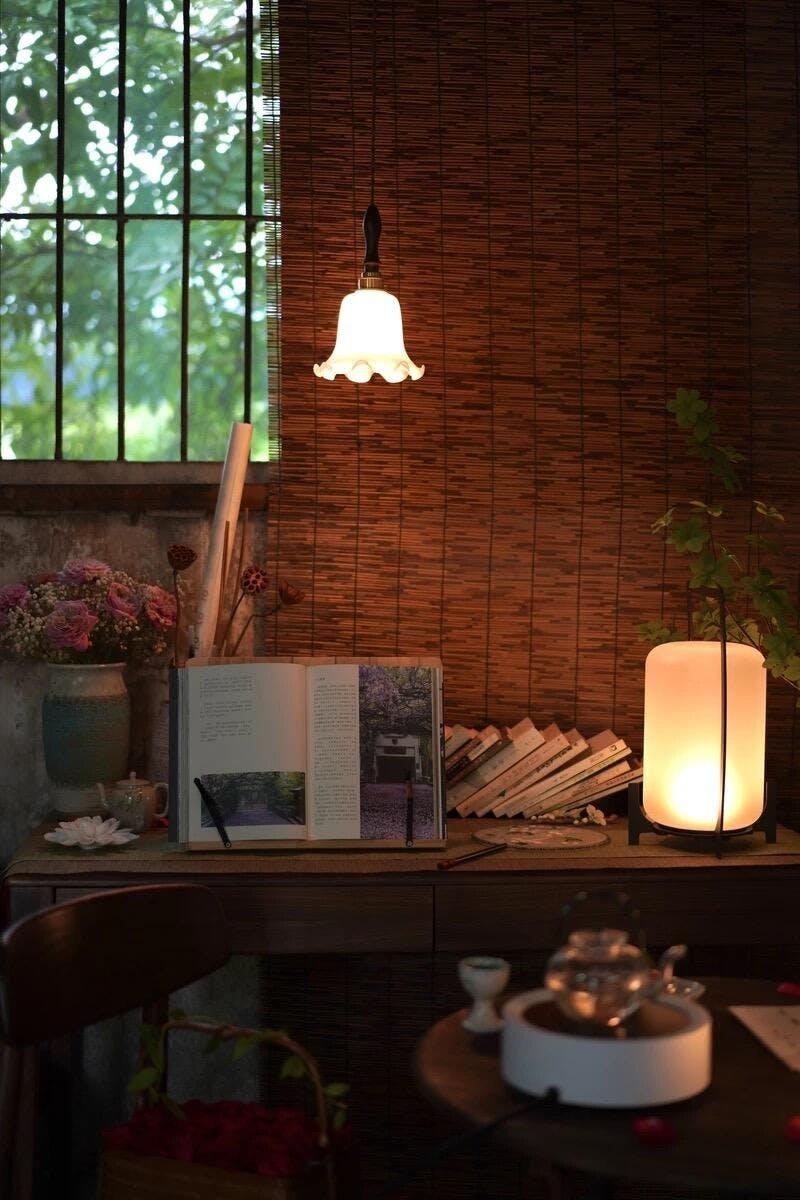 Black Twilight Lantern Table Lamp | Kalsten