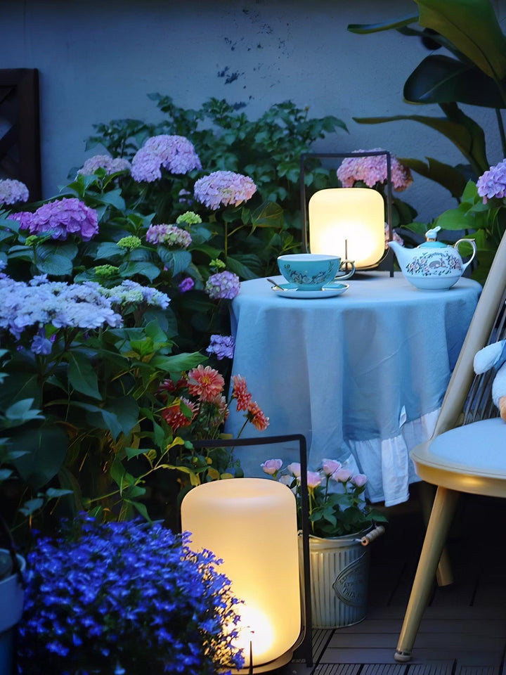 Black Twilight Lantern Table Lamp | Kalsten