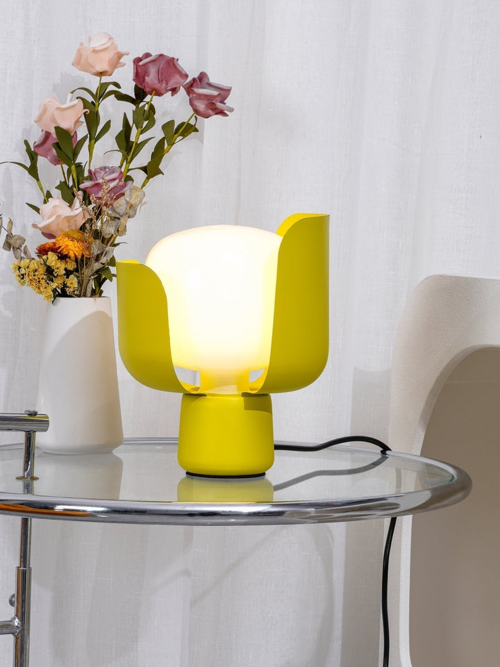 Petals Glass Accent lamp Table Lamp | Kalsten