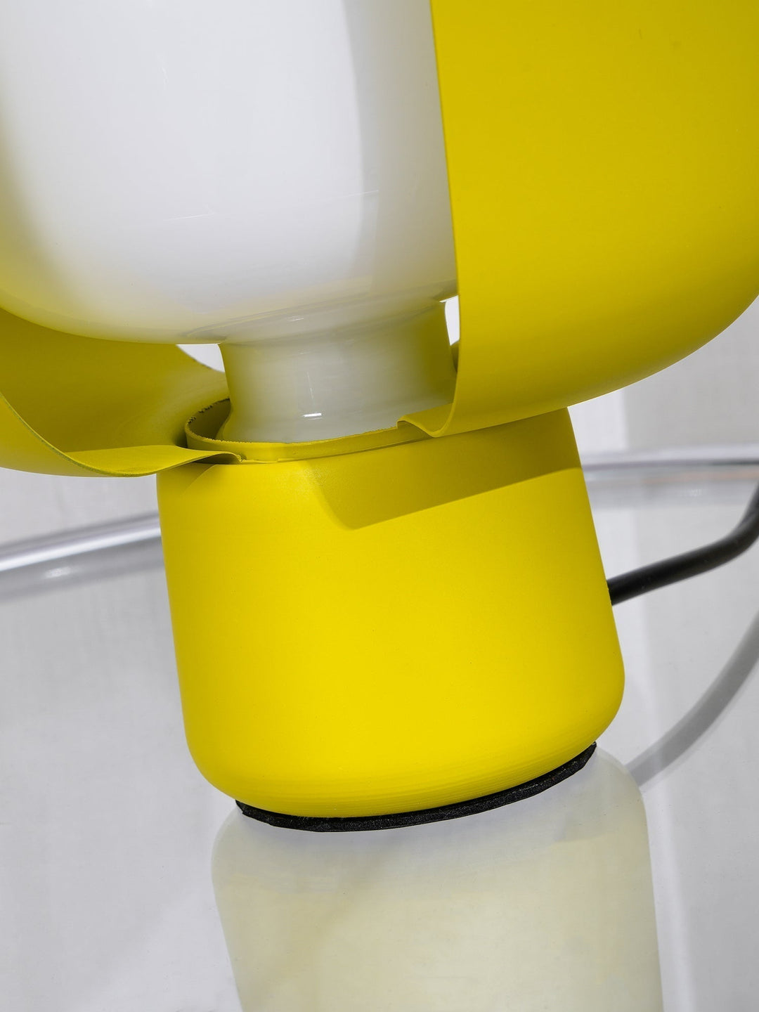 Petals Glass Accent lamp Table Lamp | Kalsten