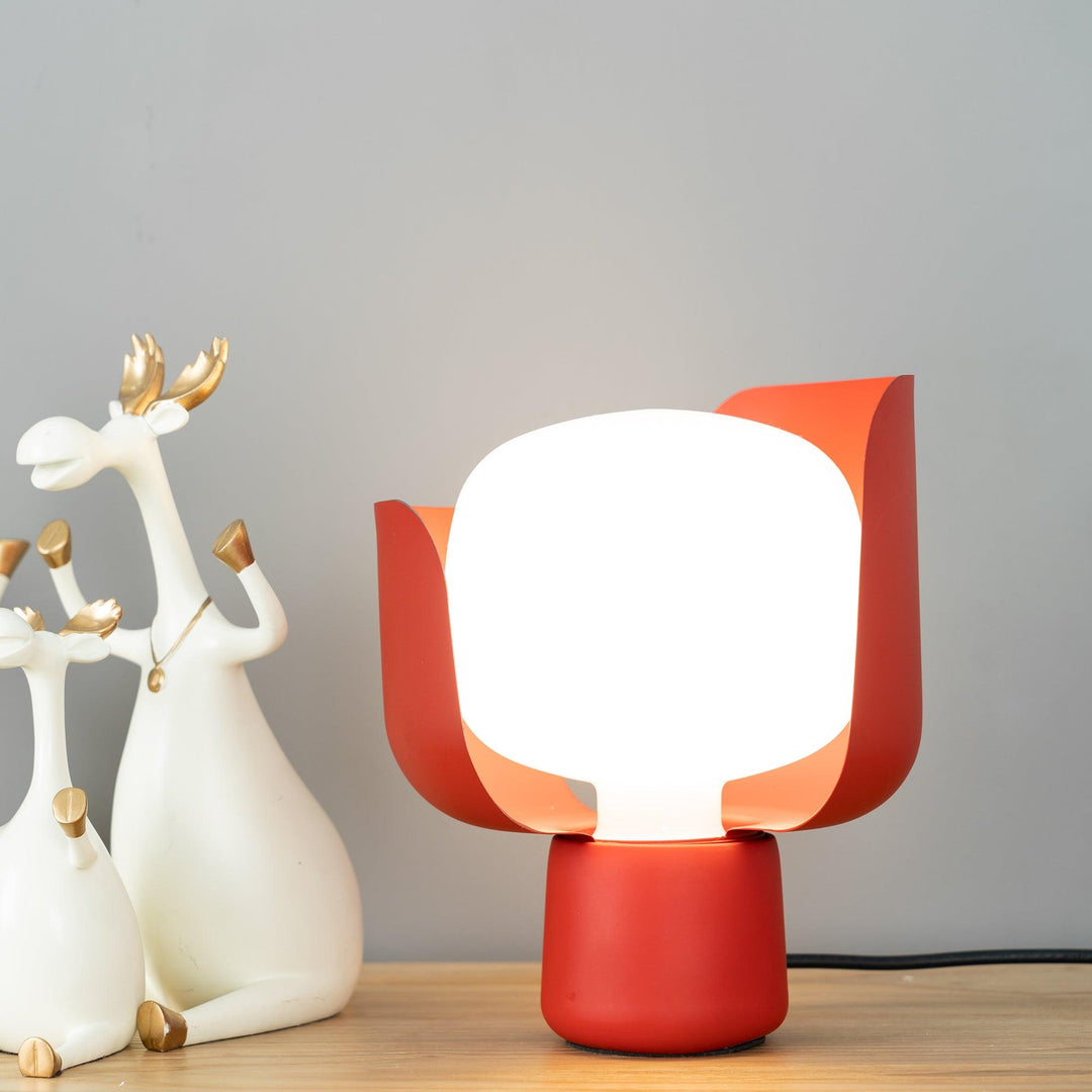 Petals Glass Accent lamp Table Lamp | Kalsten