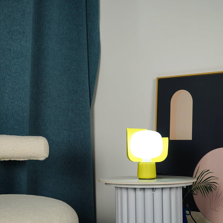 Petals Glass Accent lamp Table Lamp | Kalsten