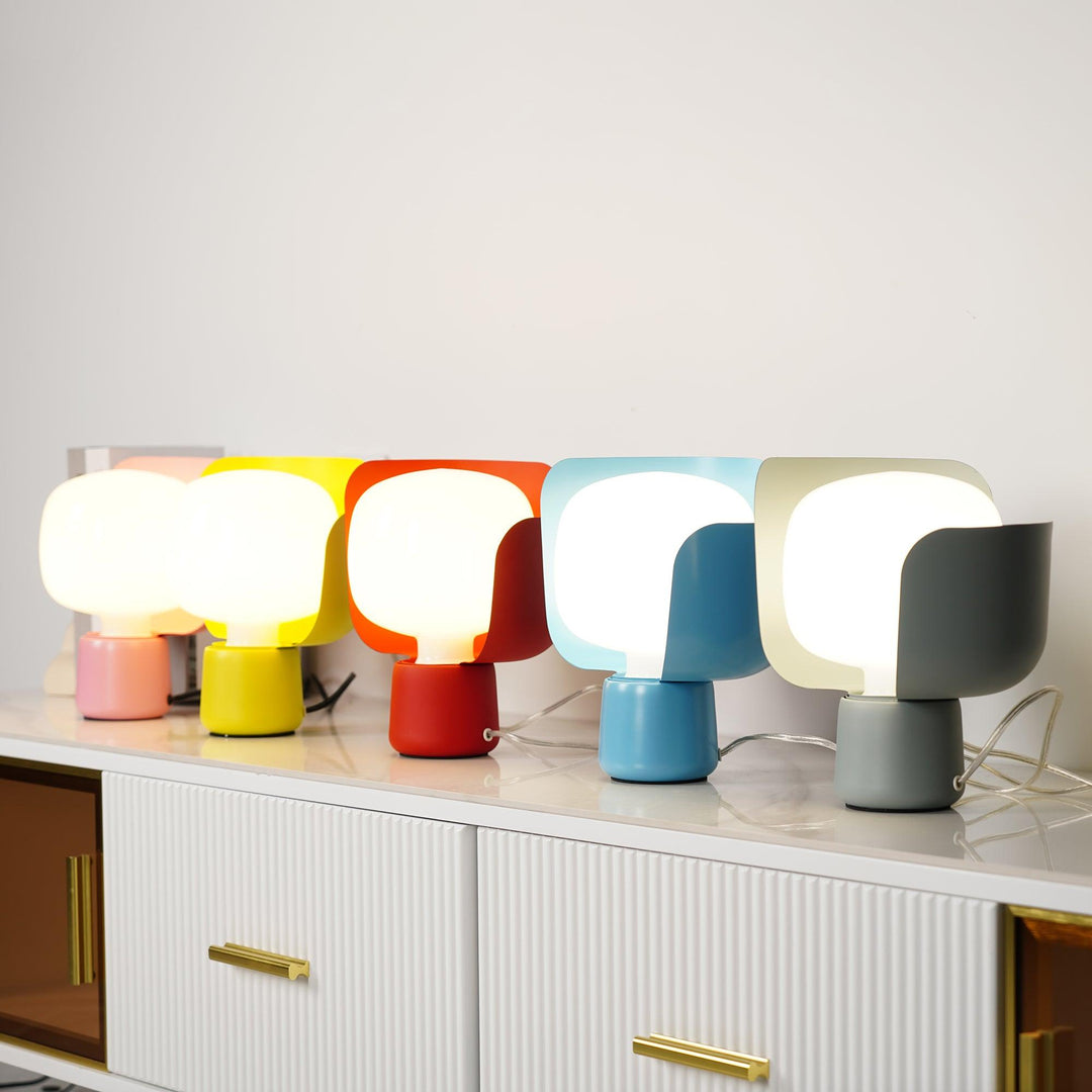 Petals Glass Accent lamp Table Lamp | Kalsten
