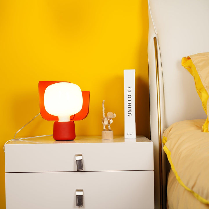 Petals Glass Accent lamp Table Lamp | Kalsten