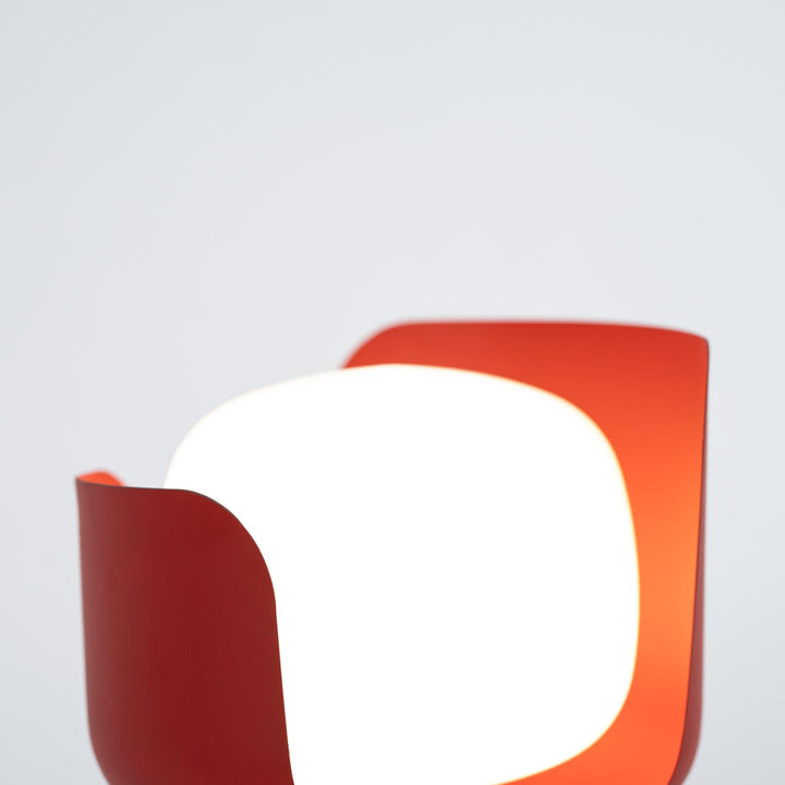 Petals Glass Accent lamp Table Lamp | Kalsten