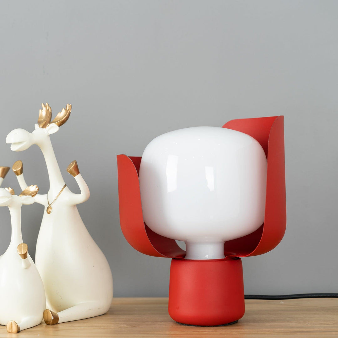 Petals Glass Accent lamp Table Lamp | Kalsten