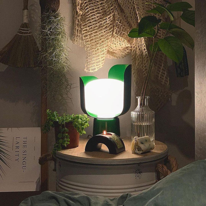 Petals Glass Accent lamp Table Lamp | Kalsten