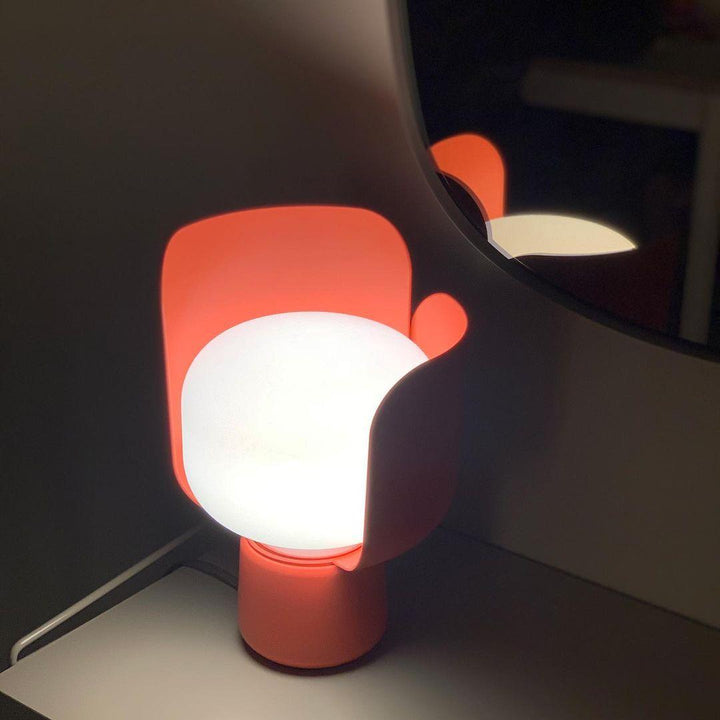 Petals Glass Accent lamp Table Lamp | Kalsten