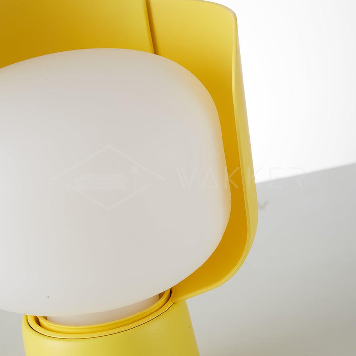 Petals Glass Accent lamp Table Lamp | Kalsten