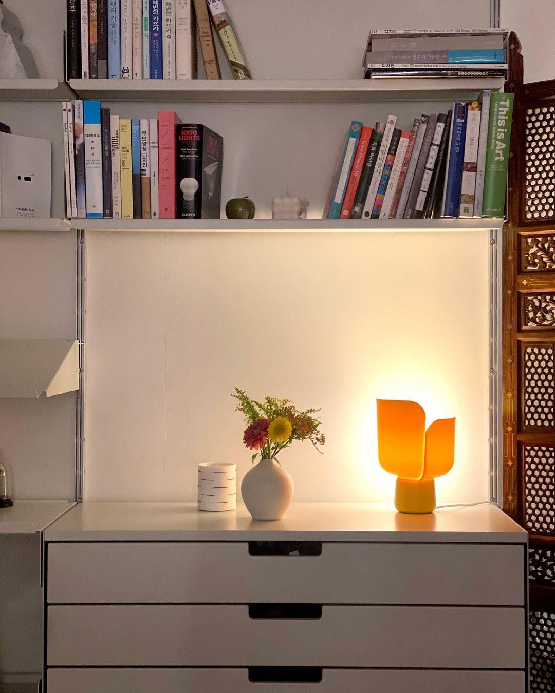 Petals Glass Accent lamp Table Lamp | Kalsten