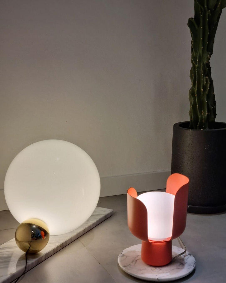 Petals Glass Accent lamp Table Lamp | Kalsten
