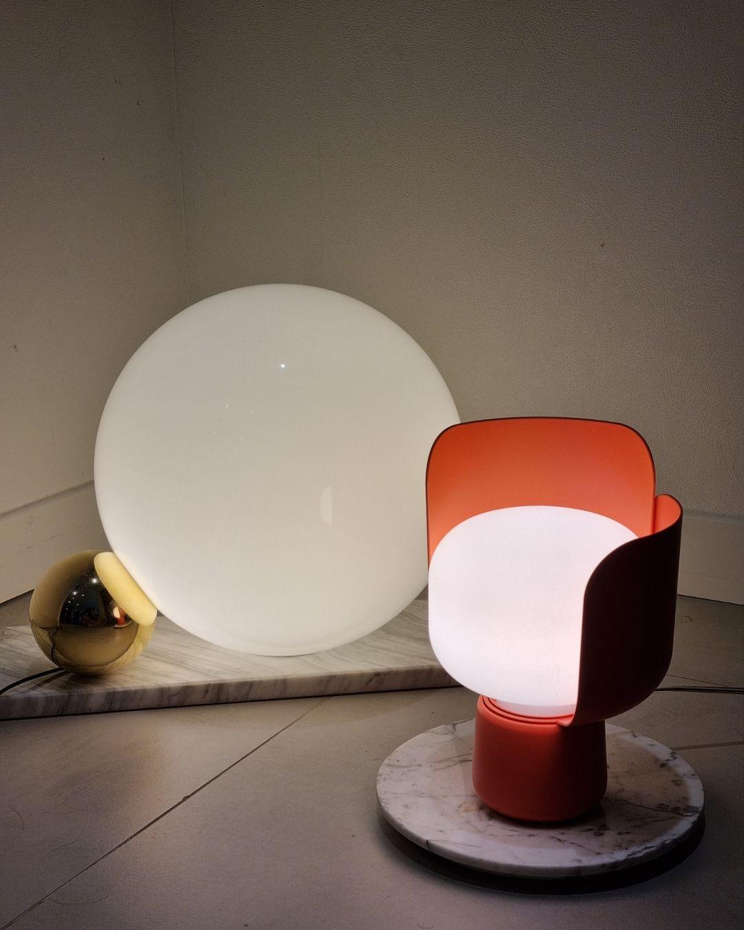 Petals Glass Accent lamp Table Lamp | Kalsten