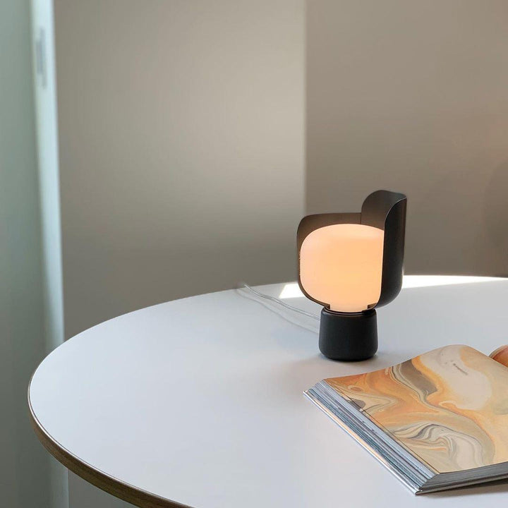 Petals Glass Accent lamp Table Lamp | Kalsten
