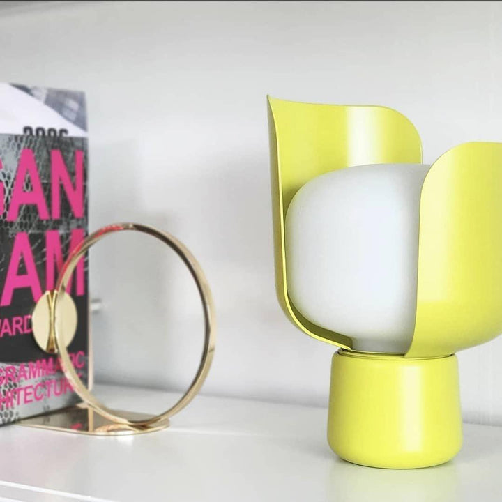 Petals Glass Accent lamp Table Lamp | Kalsten