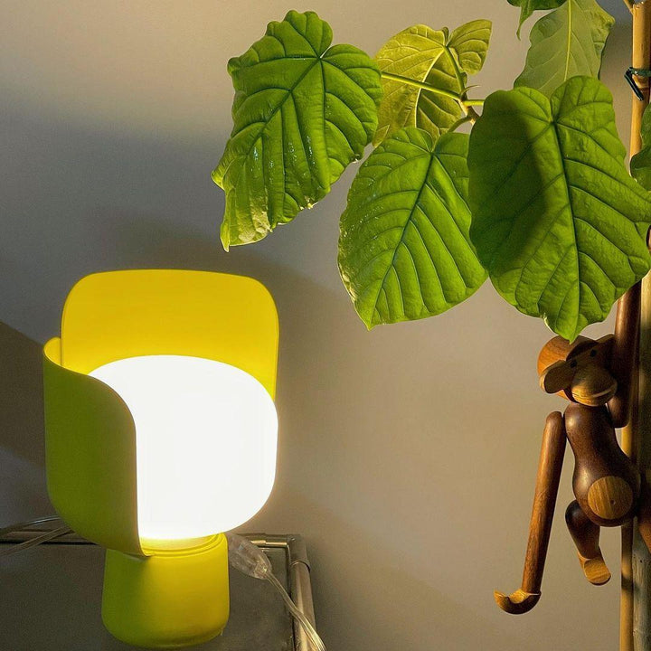 Petals Glass Accent lamp Table Lamp | Kalsten