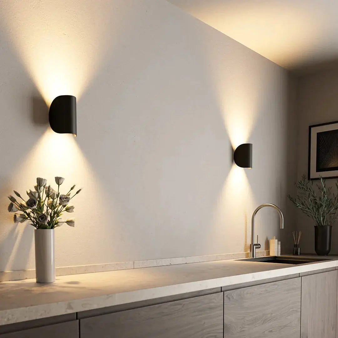 Stylish LED wall lamp with energy-efficient design for any space Kalsten