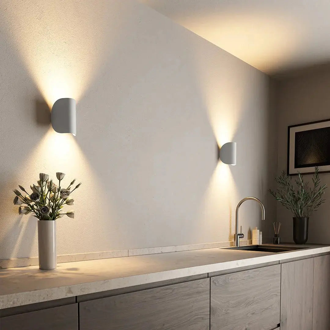 Stylish LED wall lamp with energy-efficient design for any space Kalsten