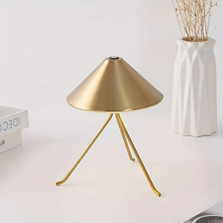Eleganza Luxe Table Lamp – USB Rechargeable LED Lighting with Chic Design in Black, Gold and Silver Kalsten